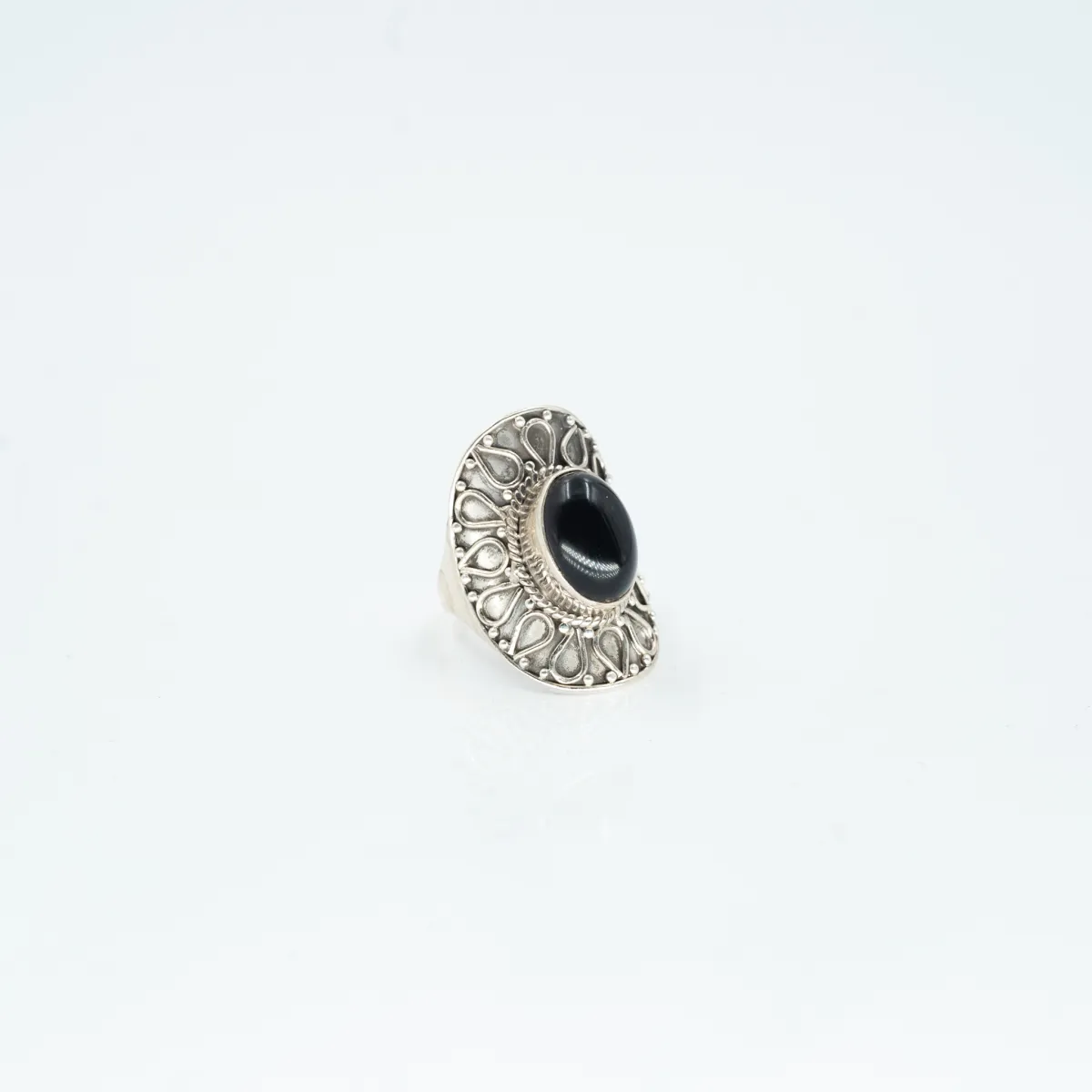 Inel oval picaturi onix Argint