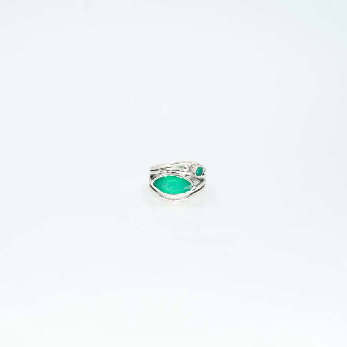 Inel oval ascutit sarma agat-verde Argint