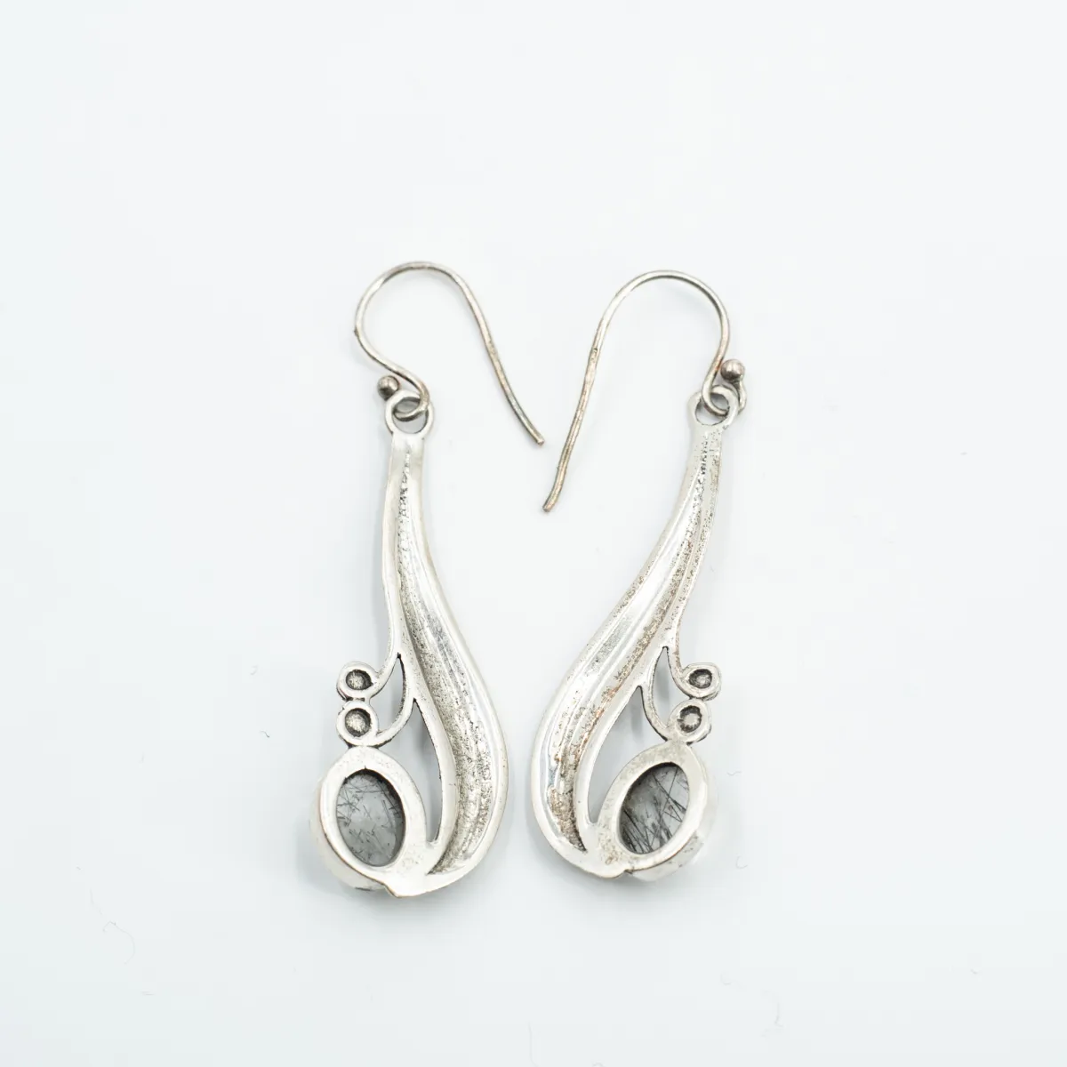 Cercei lungi curbati pietre naturale Argint