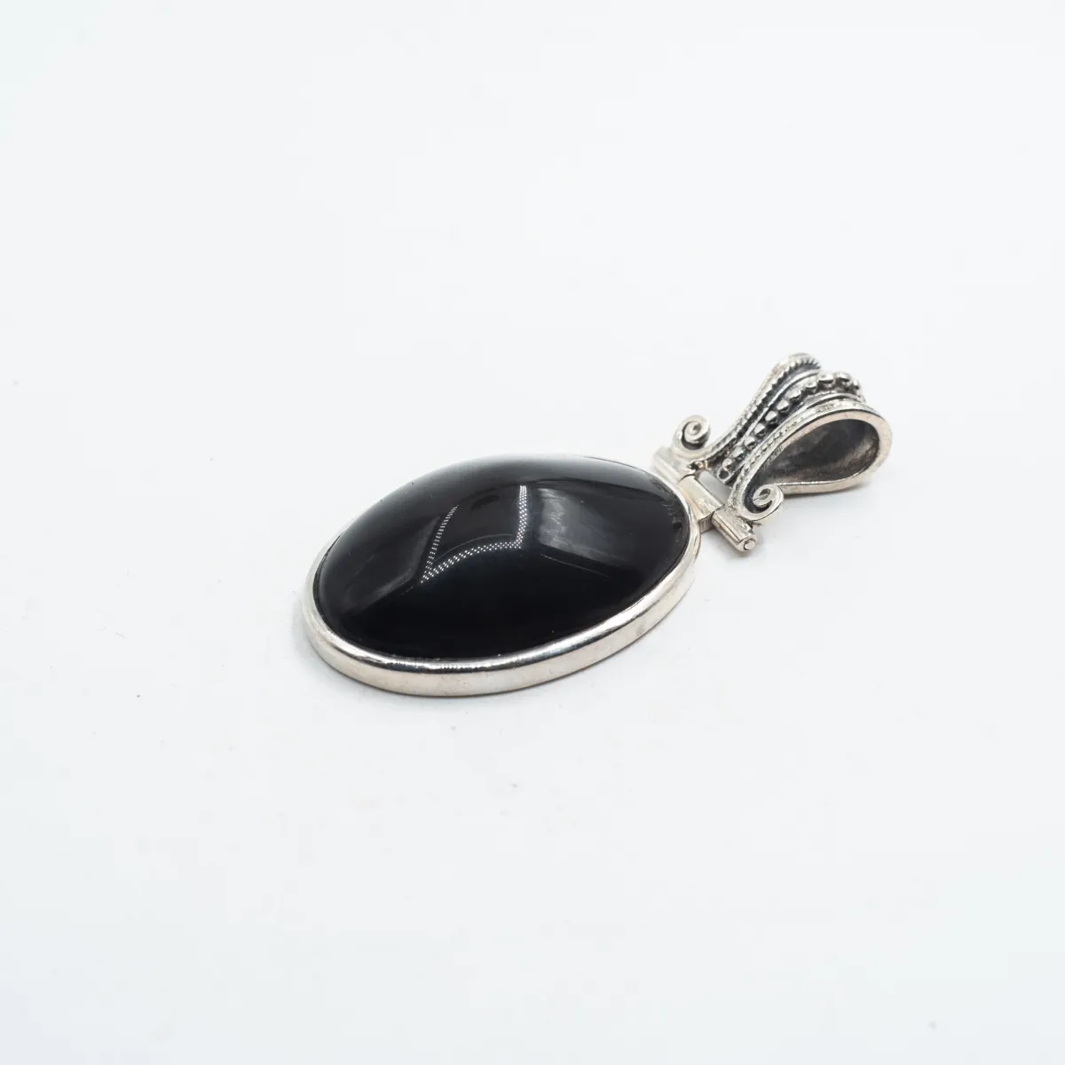 Pandantiv oval obsidian anou Baroc L Argint