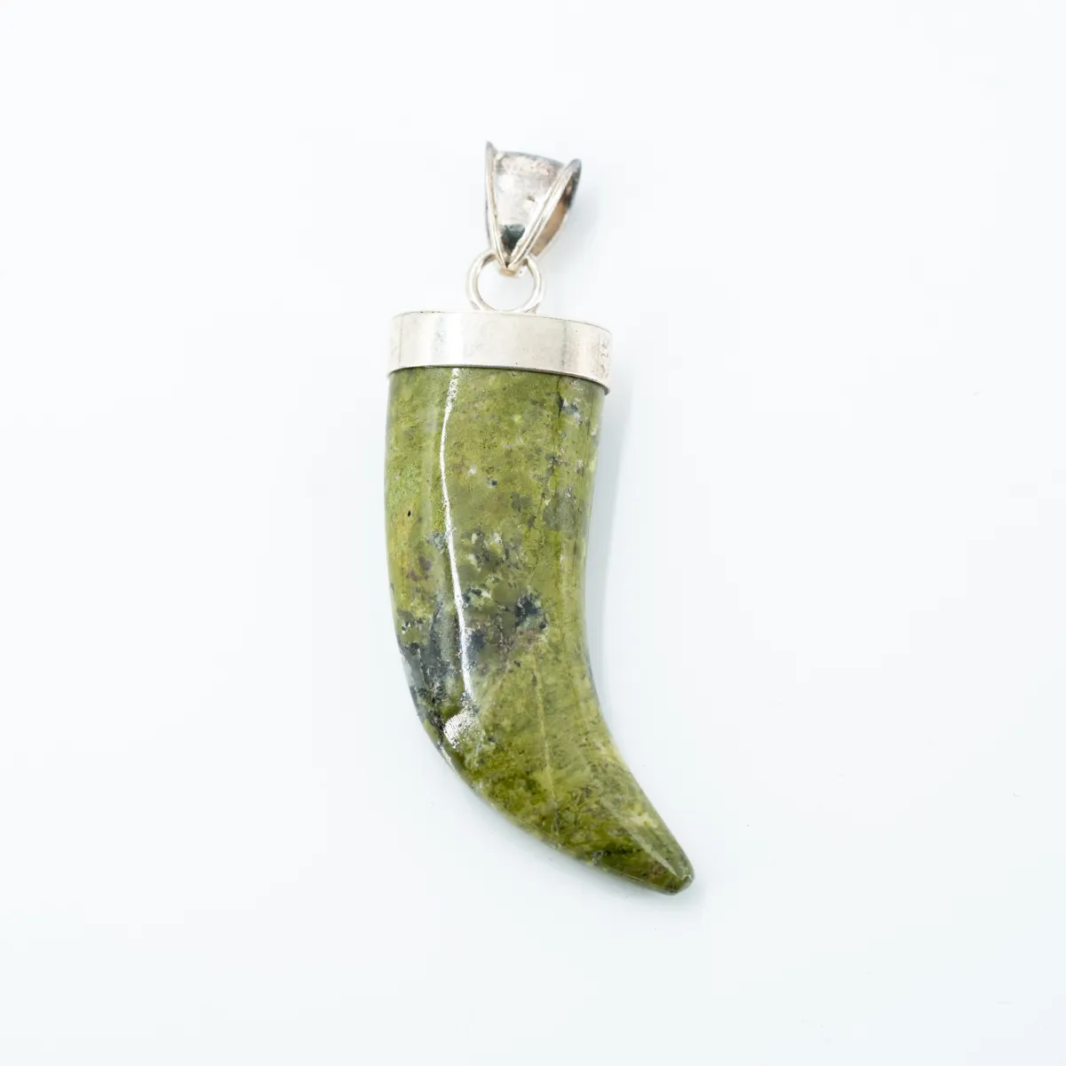 Pandantiv gheara piatra serpentin m Argint