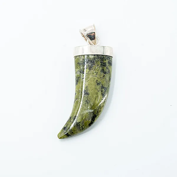 Pandantiv gheara piatra serpentin Argint