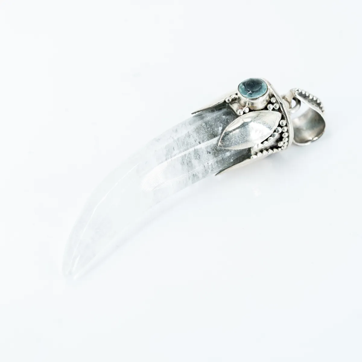 Pandantiv gheara piatra cuarz.de.stanca blue.topaz Argint
