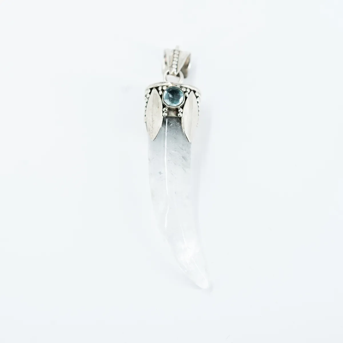 Pandantiv gheara piatra cuarz.de.stanca blue.topaz Argint