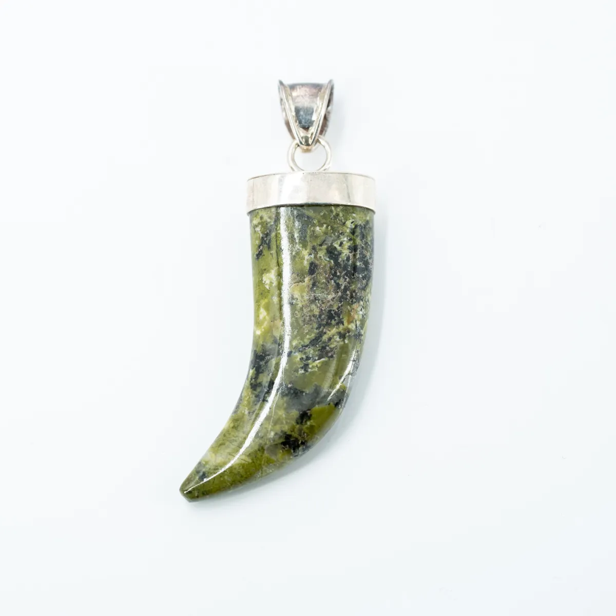 Pandantiv gheara piatra serpentin m Argint