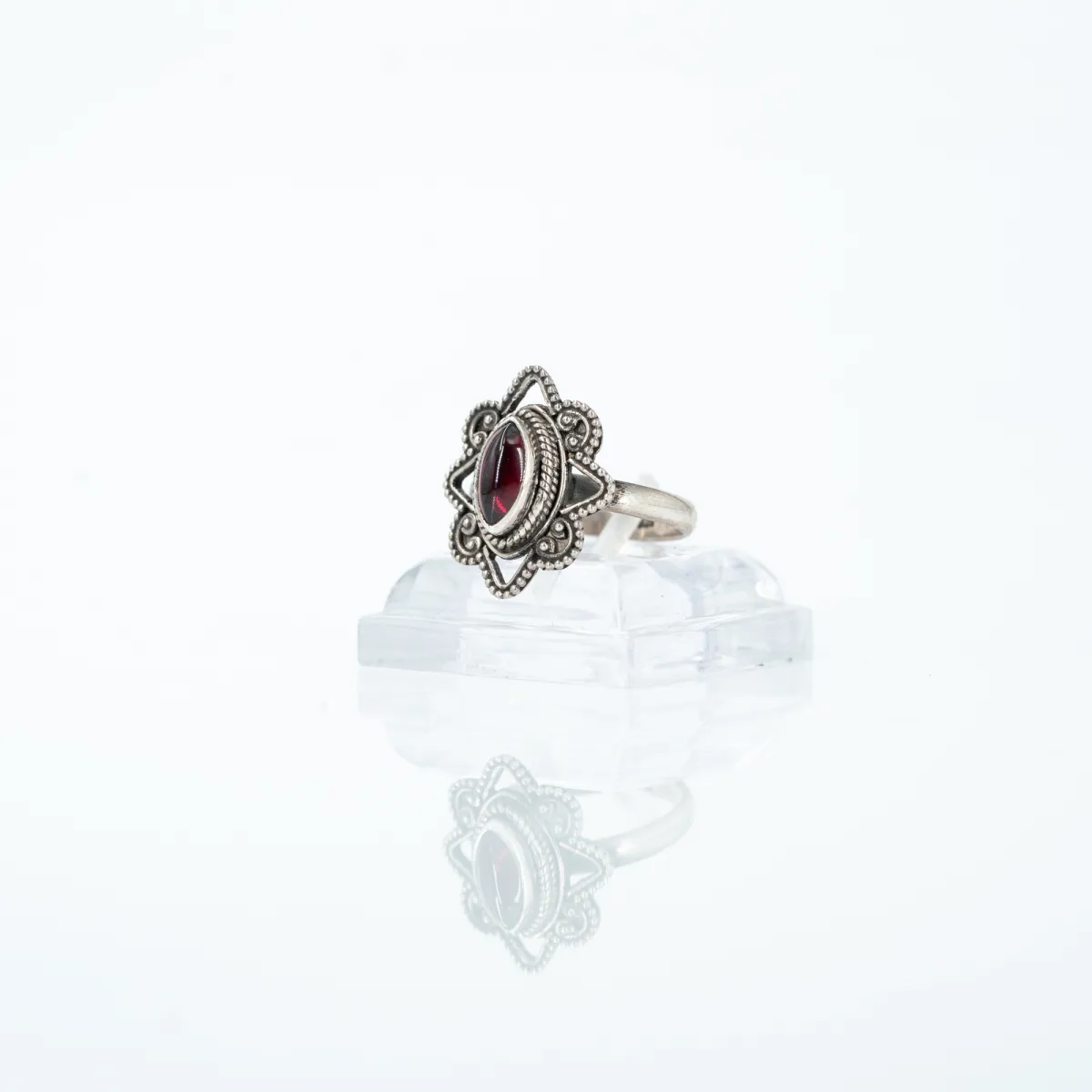 Inel xs oval floare granat Argint