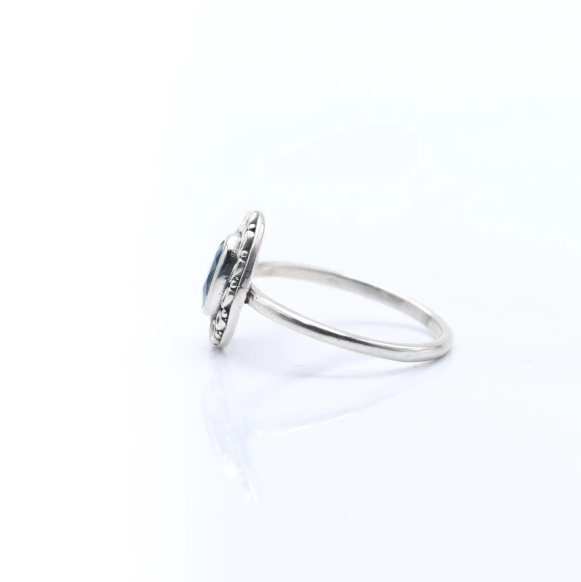 Inel xs floare ovala topaz albastru Argint