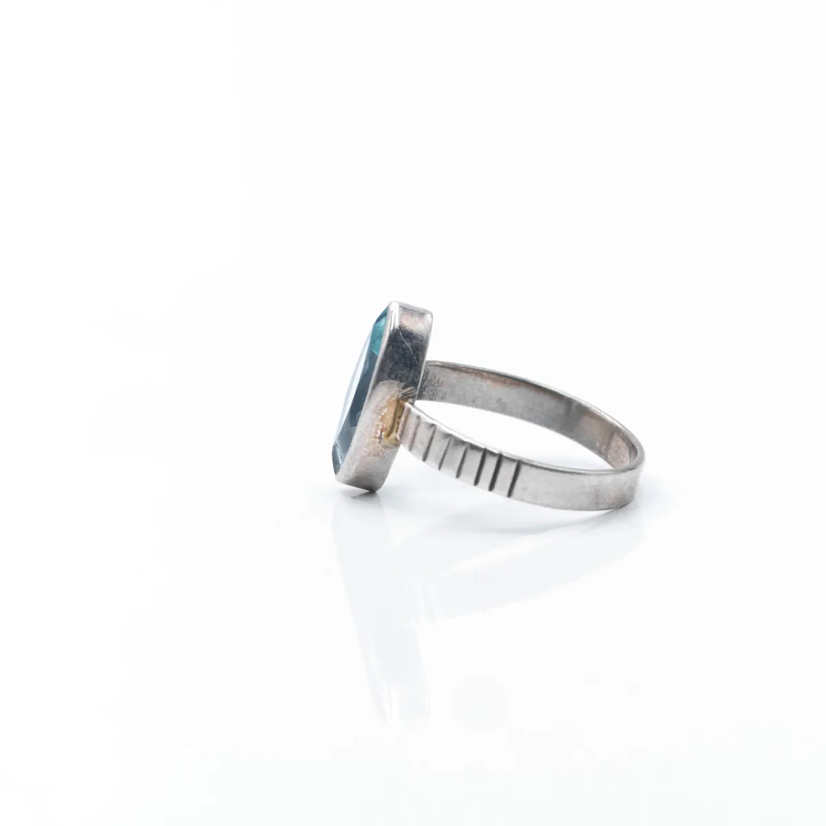 Inel oval ascutit dungi topaz.albastru Argint
