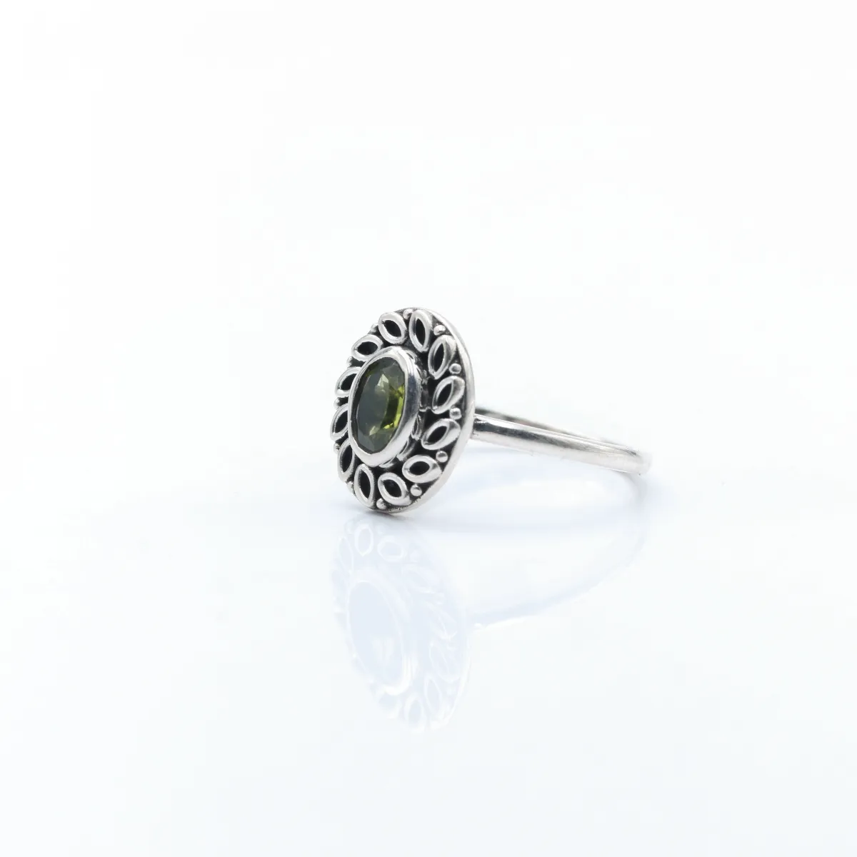 Inel xs floare ovala peridot Argint