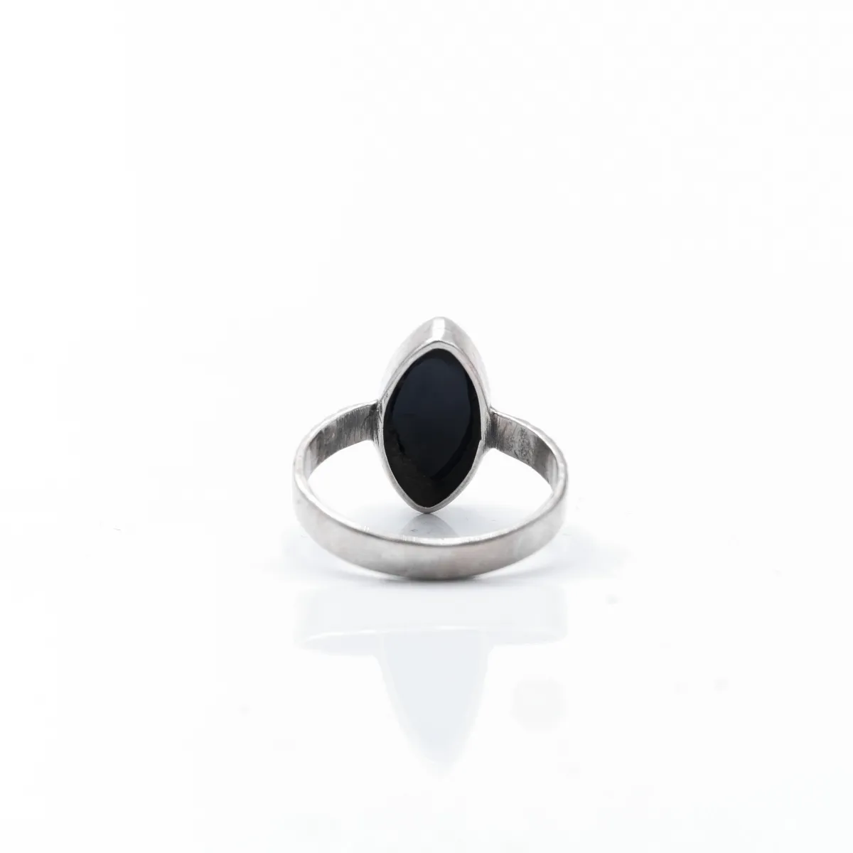 Inel oval ascutit dungi onix Argint