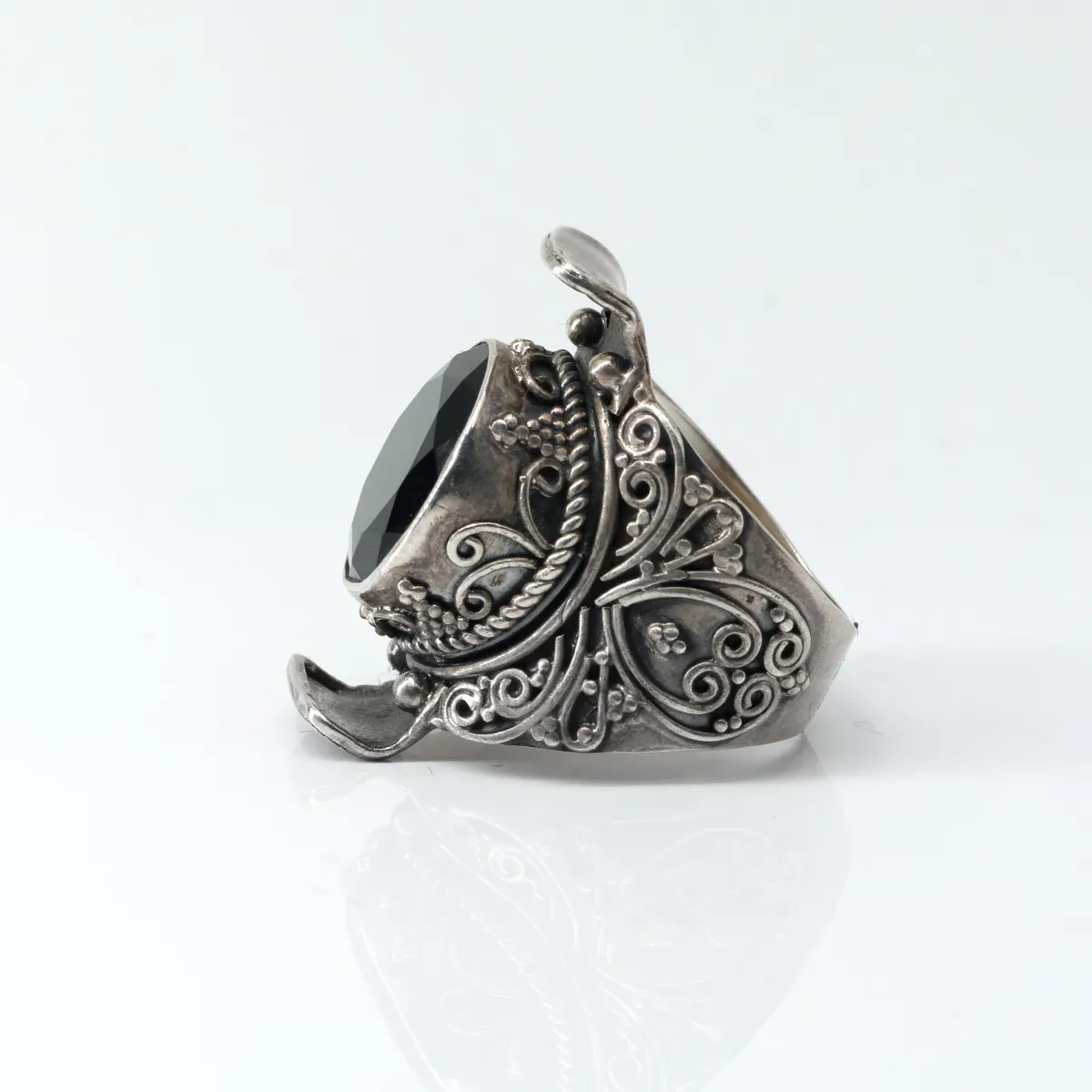 Inel rotund broderie India onix Argint