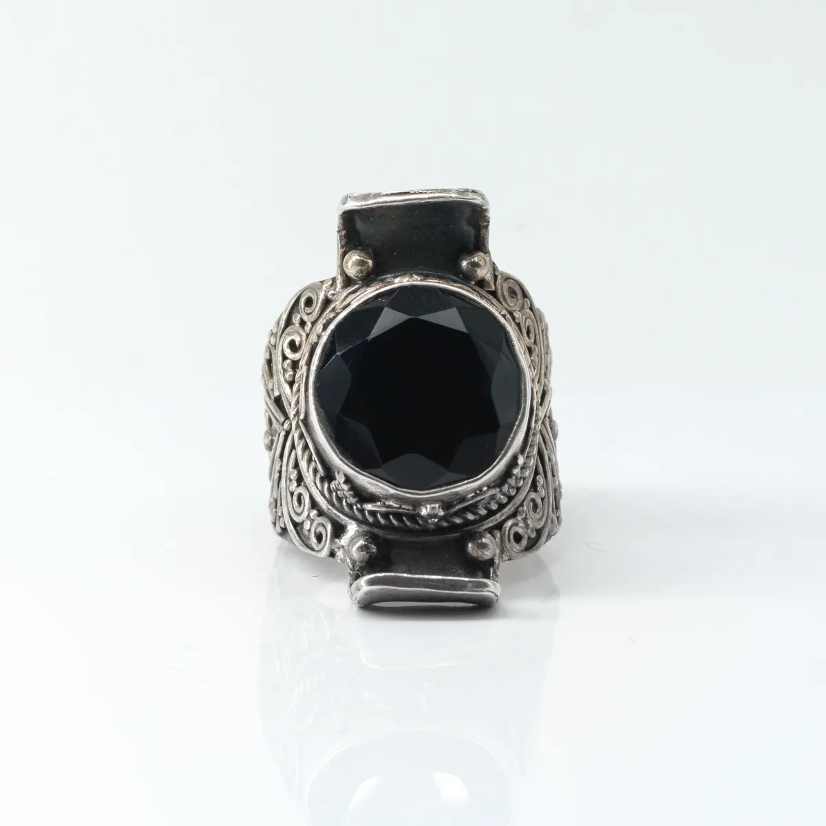 Inel rotund broderie India onix Argint