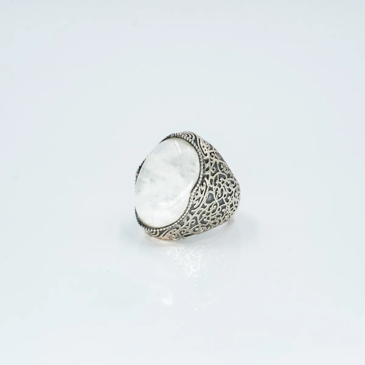 Inel oval broderie piatra lunii Argint