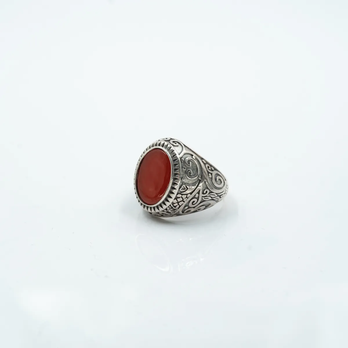 Inel oval broderie gotica carneol Argint
