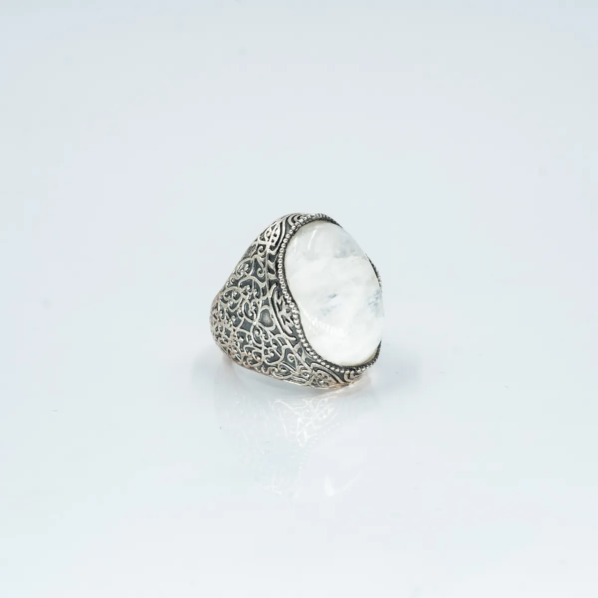Inel oval broderie piatra lunii Argint