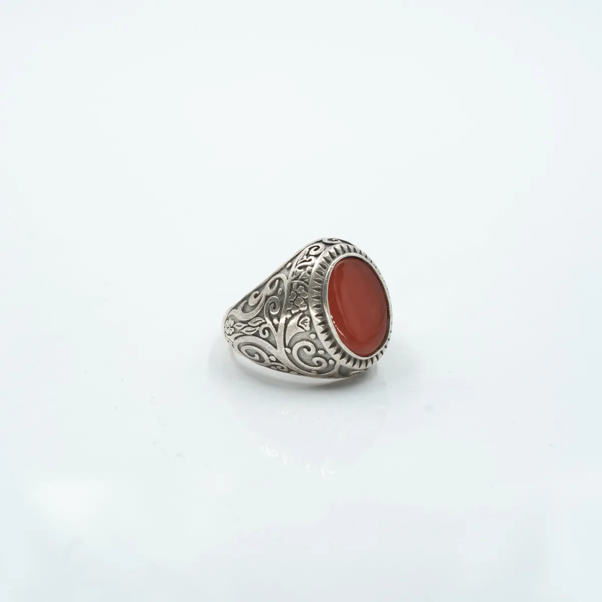 Inel oval broderie gotica carneol Argint