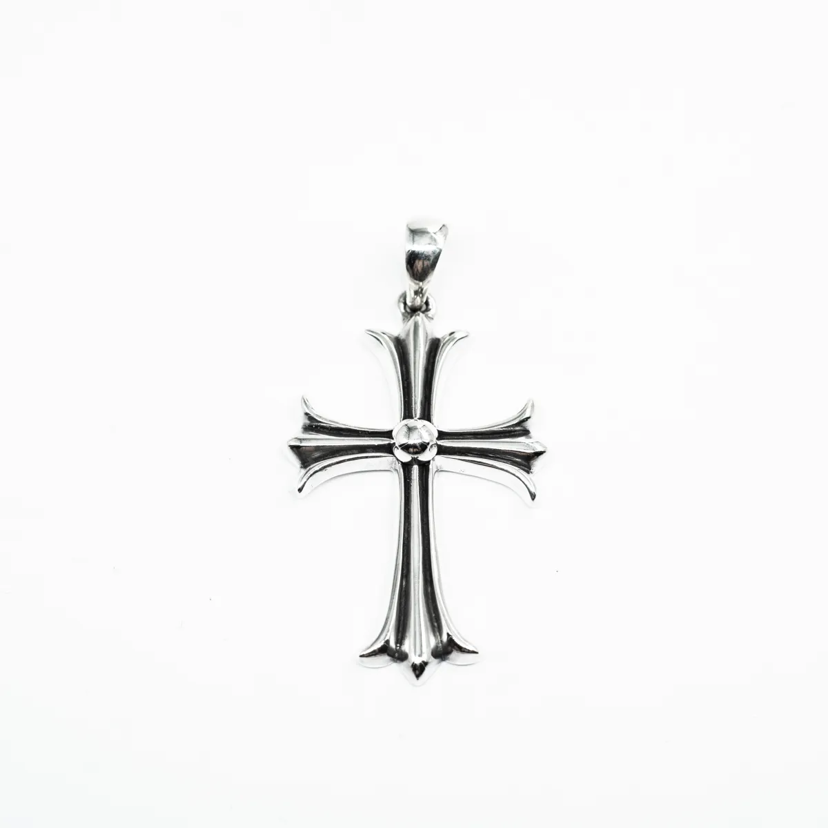 Pandantiv gotic cruce bulina L Argint