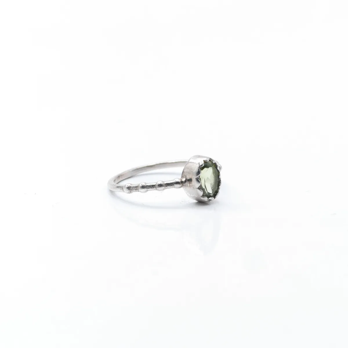 Inel puncte piatra naturala peridot Argint