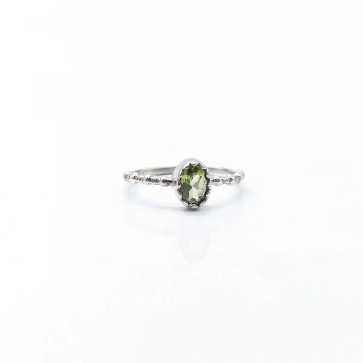 Inel puncte piatra naturala peridot Argint