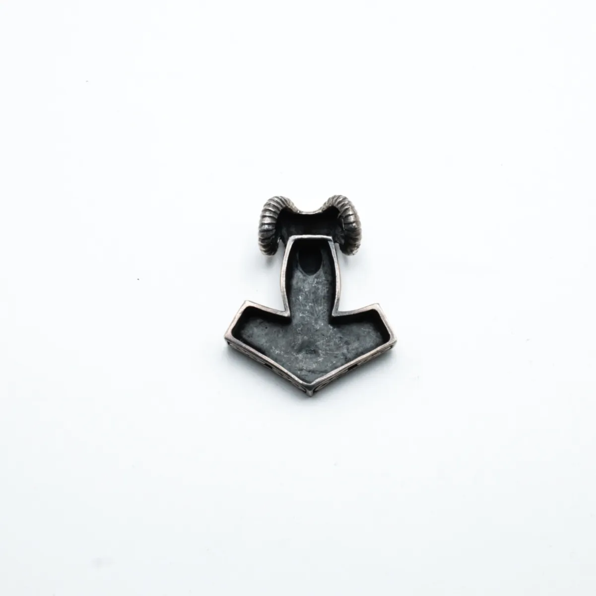 Pandantiv Mijollnir craniu de berbec Argint