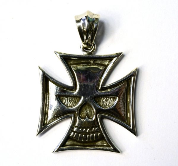 Pandantiv cruce malteza craniu Argint