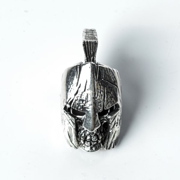 Pandantiv craniu casca luptator Argint