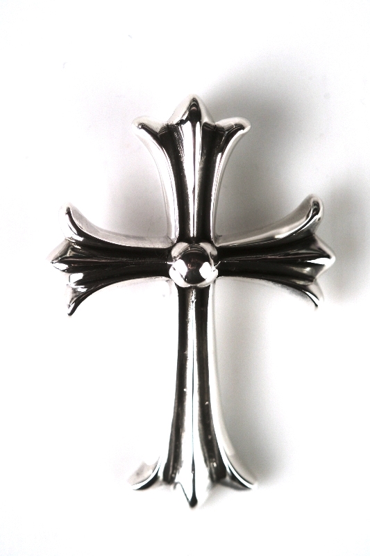 Pandantiv gotic cruce bulina Argint